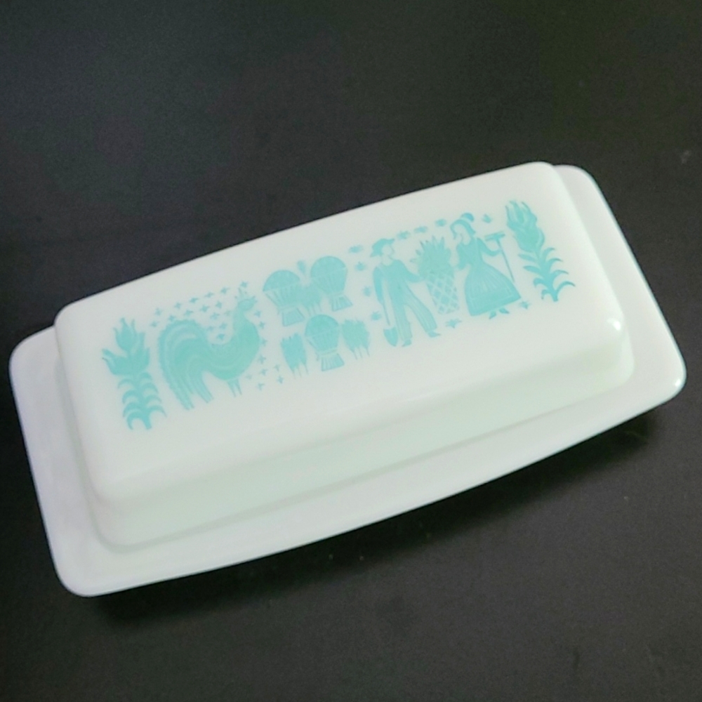 Pyrex Amish Butterprint Butter Dish